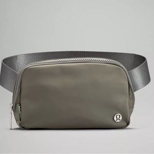 lululemon Everywhere Belt Bag Grey Sage
